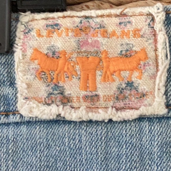 🦋Levis Jeans So Fun Size 16 Fun to Wear Denim Skirt Wardrobe Must Have 🦋 - Picture 9 of 11